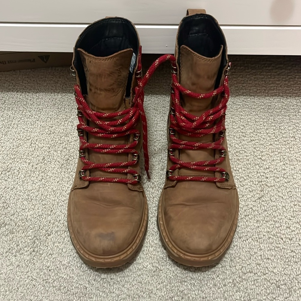 Sorel Lennox Lace boots